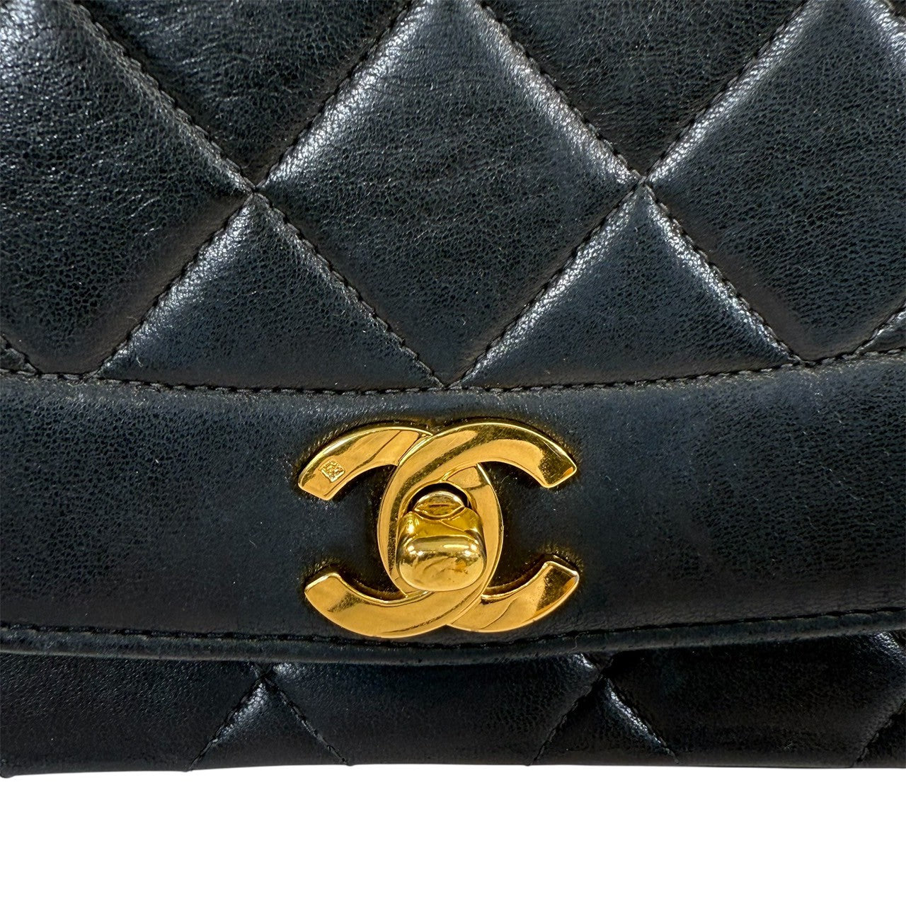 CHANEL ダイアナ マトラッセ チェーンショルダー ラムスキン ブラック　