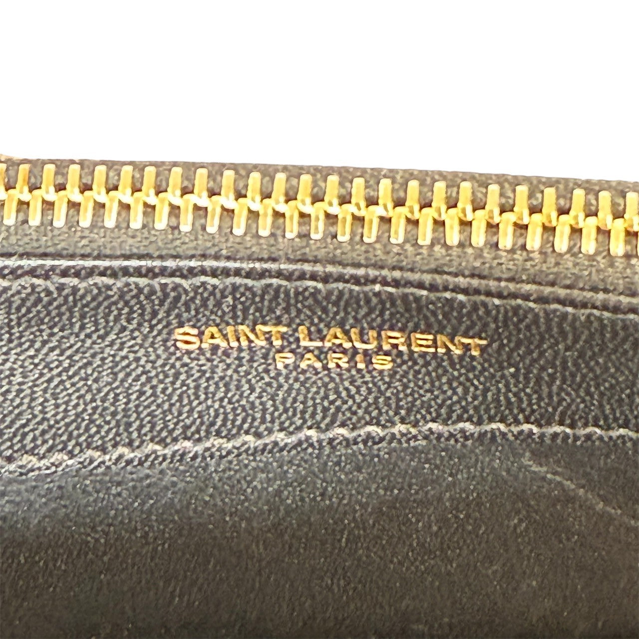 Yves Saint Laurent カサンドラ エンベロープ チェーンウォレット　レザー　ゴールド金具