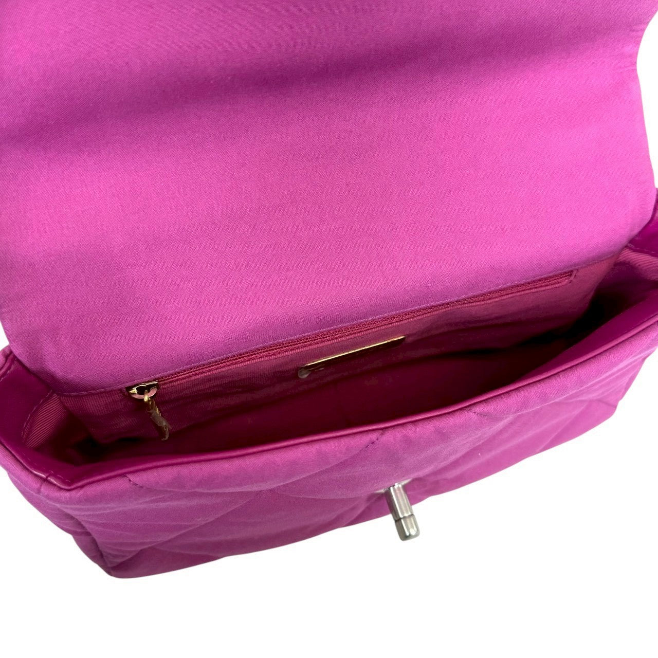 CHANEL シャネル19 サテン 2wayチェーンショルダー ターンロック ピンク